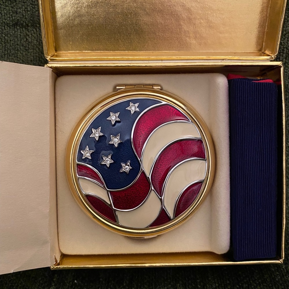 Vintage Estée Lauder “American Dream” Powder Compact * 1994